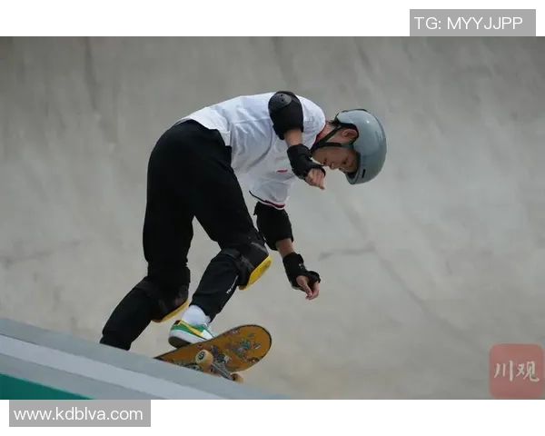 杭州攀岩队在世界滑板锦标赛中的拼搏故事与荣耀时刻